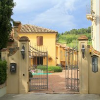 Serrungarina Le Marche