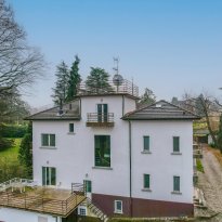 Cazzago Brabbia Lago Maggiore